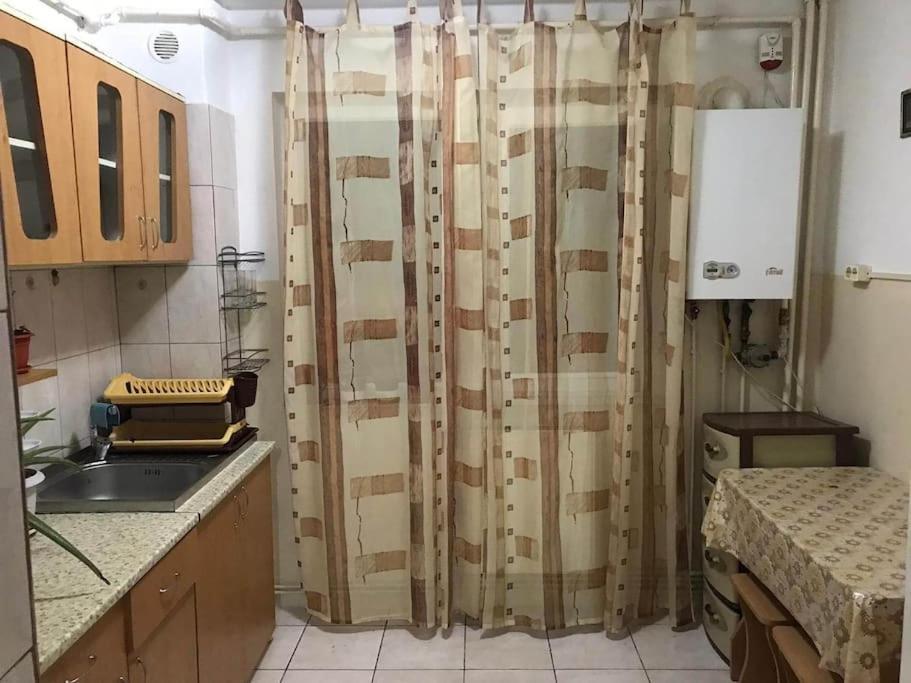 Apartament Confortabil Пітешть Екстер'єр фото